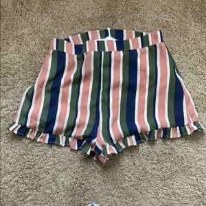 Shorts with ruffles